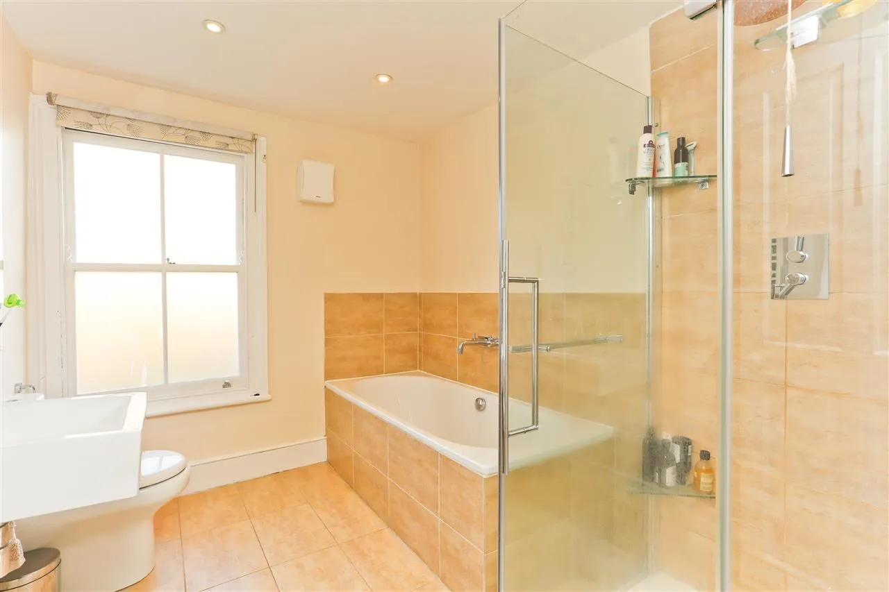 Hargrave Road, London, photo 10