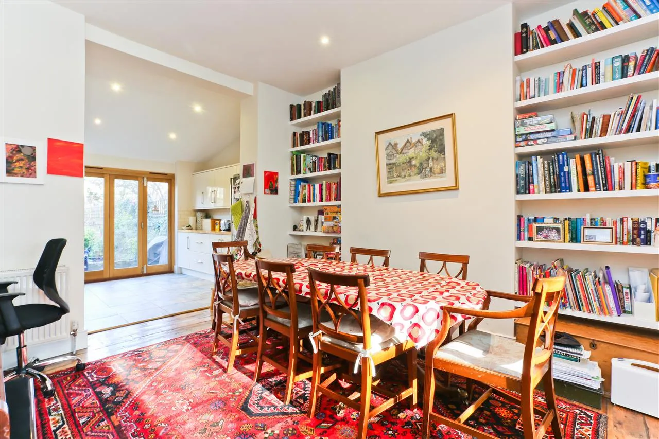 Hargrave Road, London, photo 4