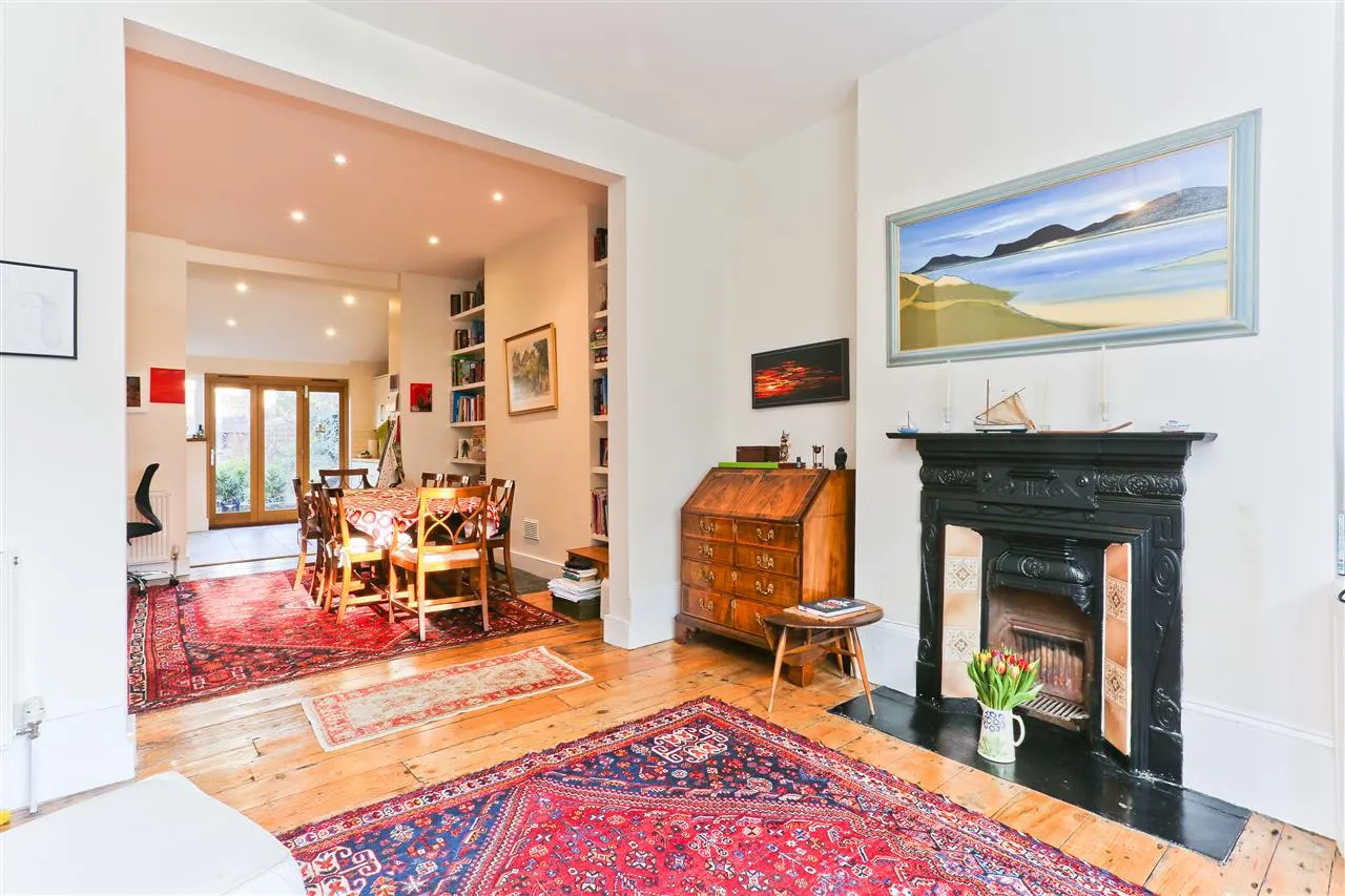 Hargrave Road, London, photo 2