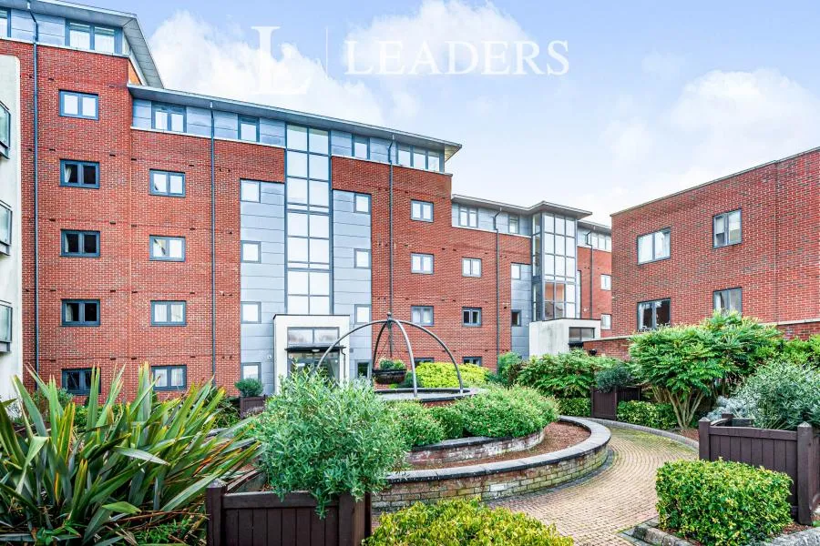 Kings Gate, Horsham, RH12, photo 10
