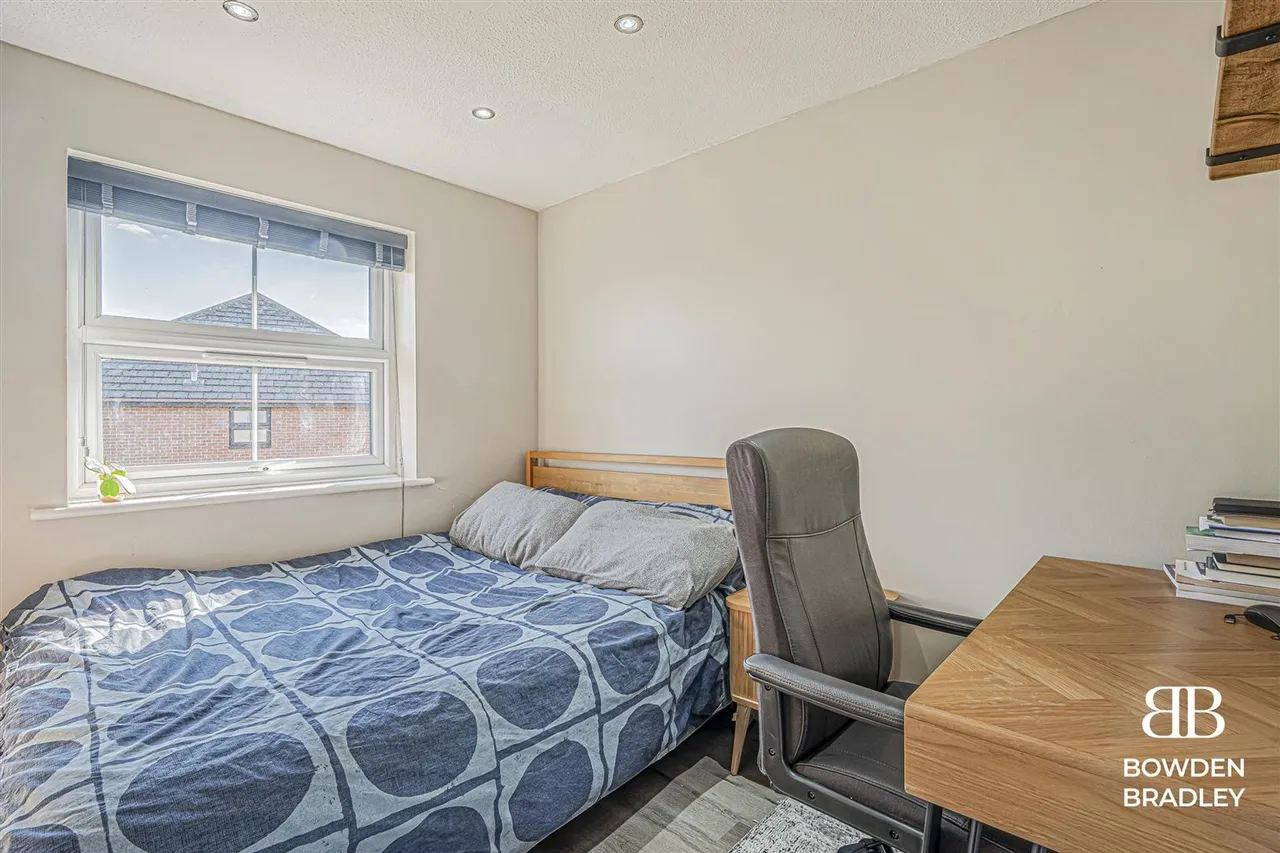 Manford Way, Hazel Court, IG7, photo 9