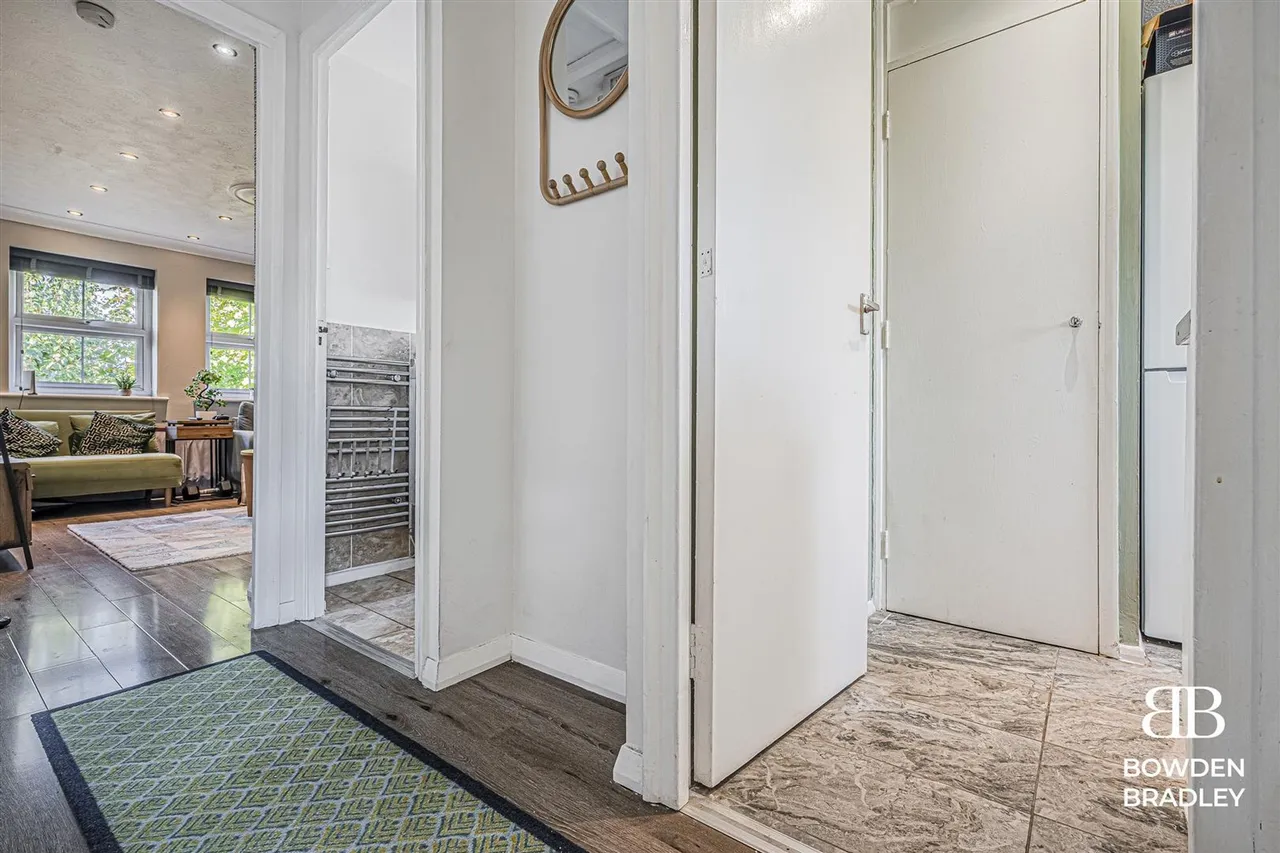 Manford Way, Hazel Court, IG7, photo 6