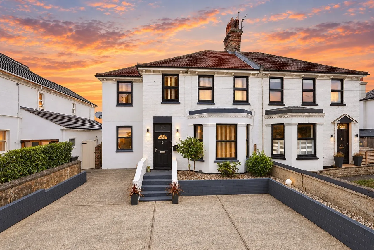 6 bed house for sale, Rattle Road, Westham, BN24