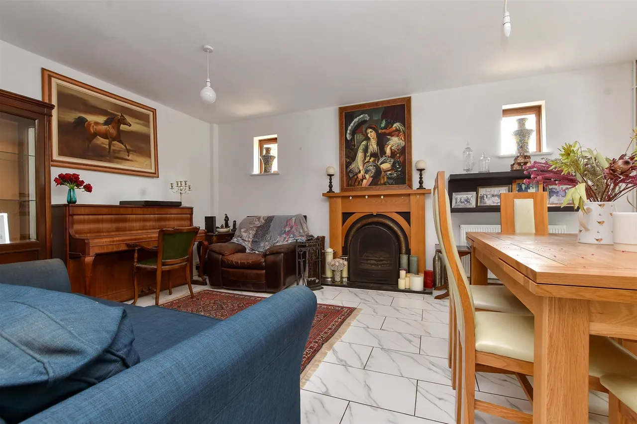 Daymerslea Ridge, Leatherhead, KT22, photo 5