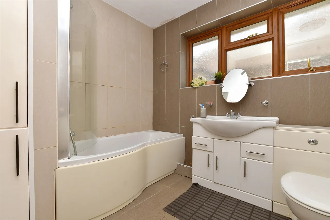 Daymerslea Ridge, Leatherhead, KT22, photo 11