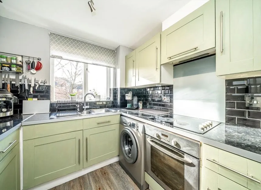 Richens Close, Hounslow, TW3, photo 4
