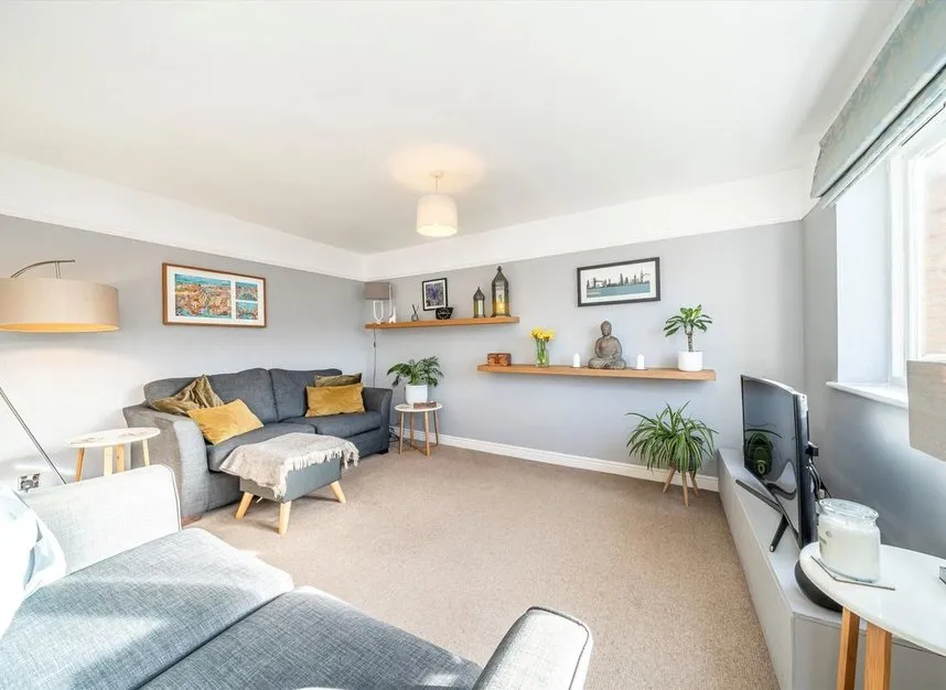 Richens Close, Hounslow, TW3, photo 3
