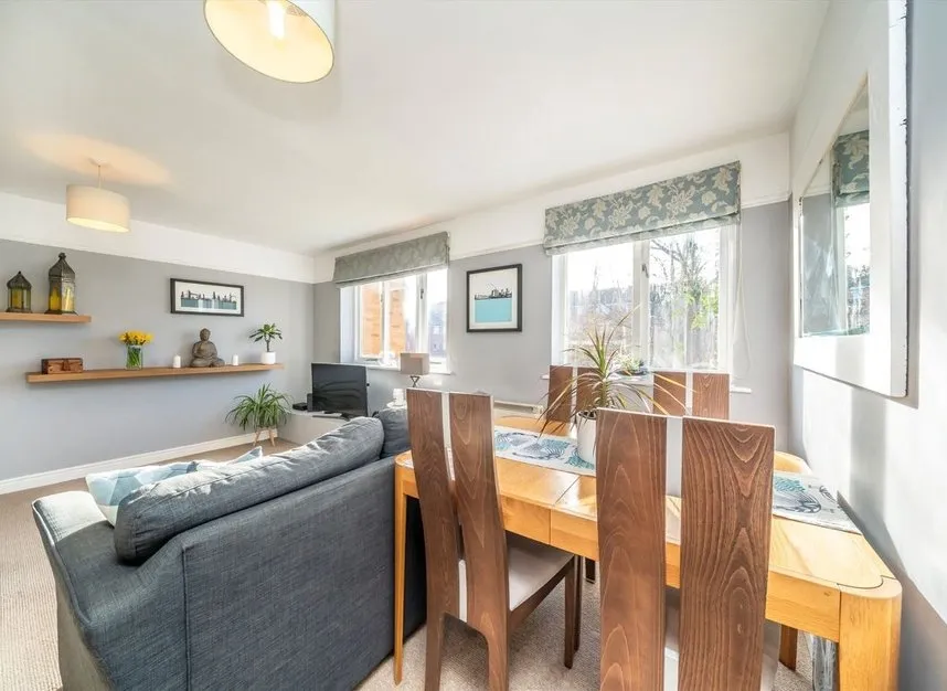 Richens Close, Hounslow, TW3, photo 2