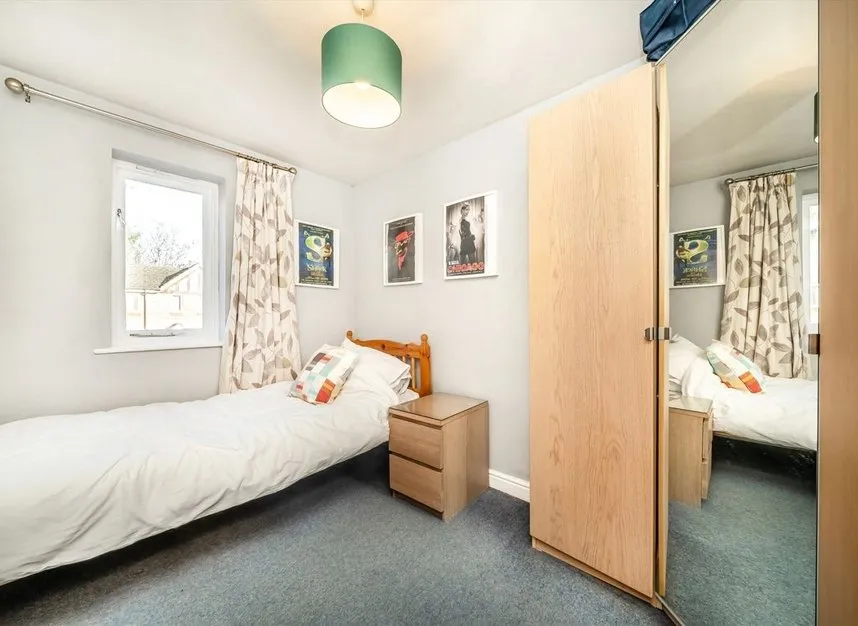Richens Close, Hounslow, TW3, photo 6