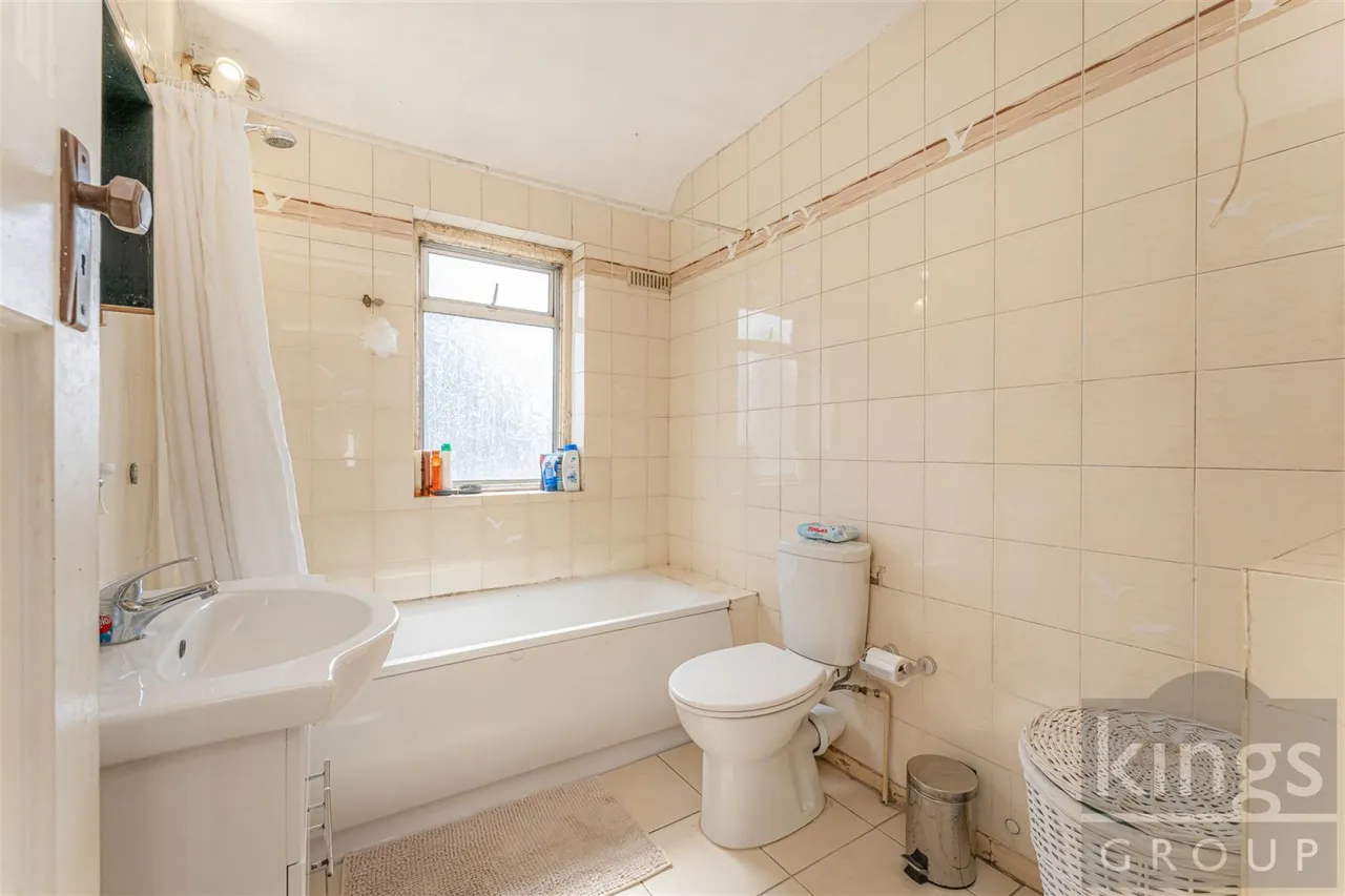 Tynemouth Drive, Enfield, photo 12