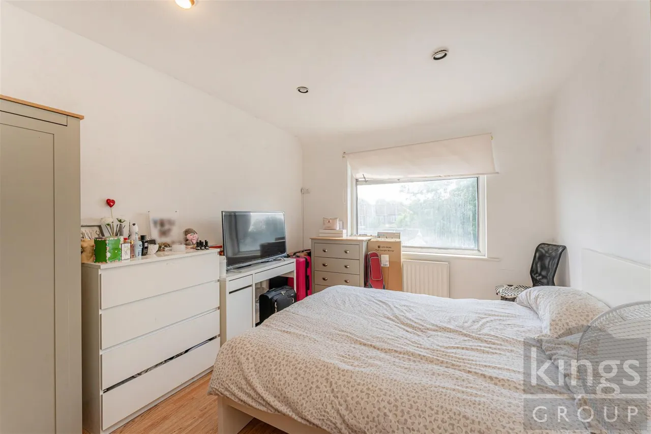Tynemouth Drive, Enfield, photo 10