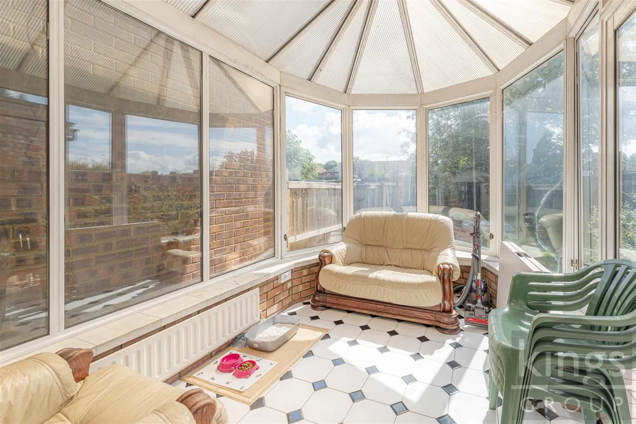 Tynemouth Drive, Enfield, photo 5