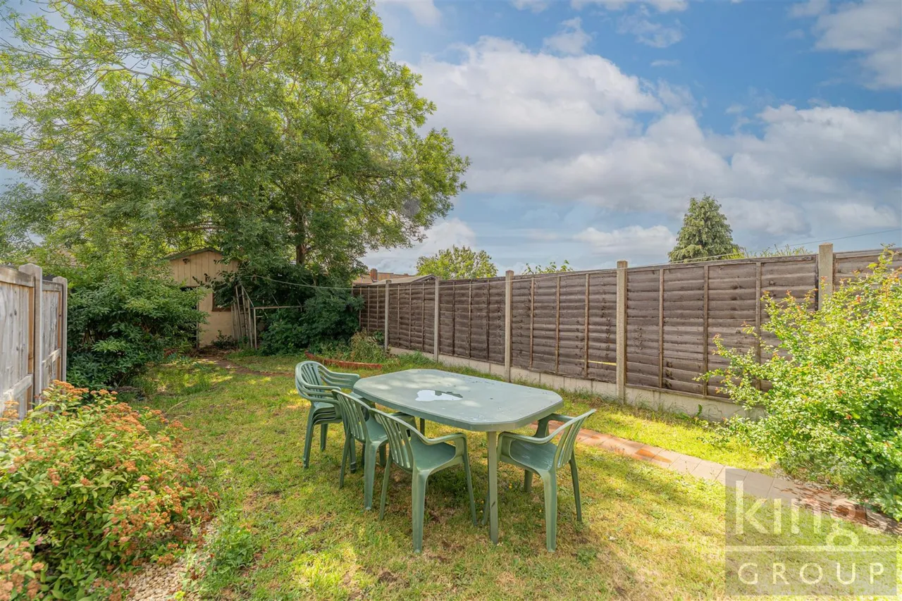Tynemouth Drive, Enfield, photo 13