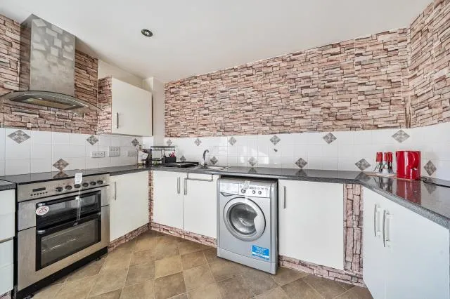 Park Way, Newbury, RG14, photo 8