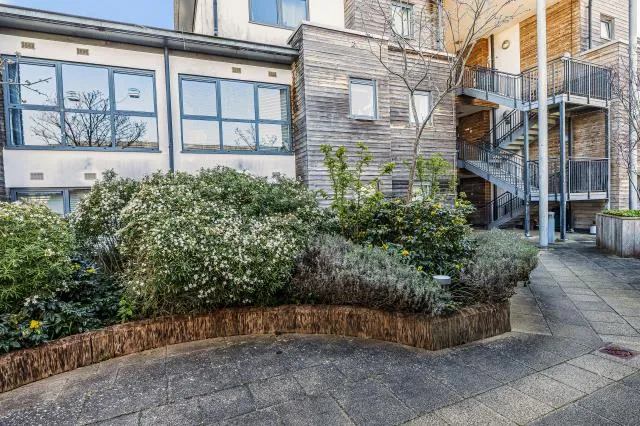 Park Way, Newbury, RG14, photo 2