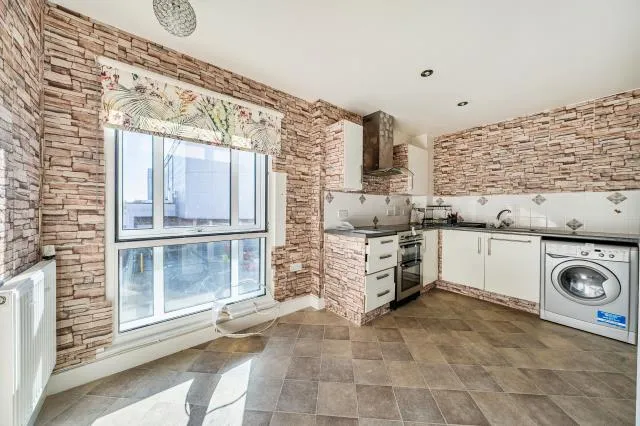 Park Way, Newbury, RG14, photo 7