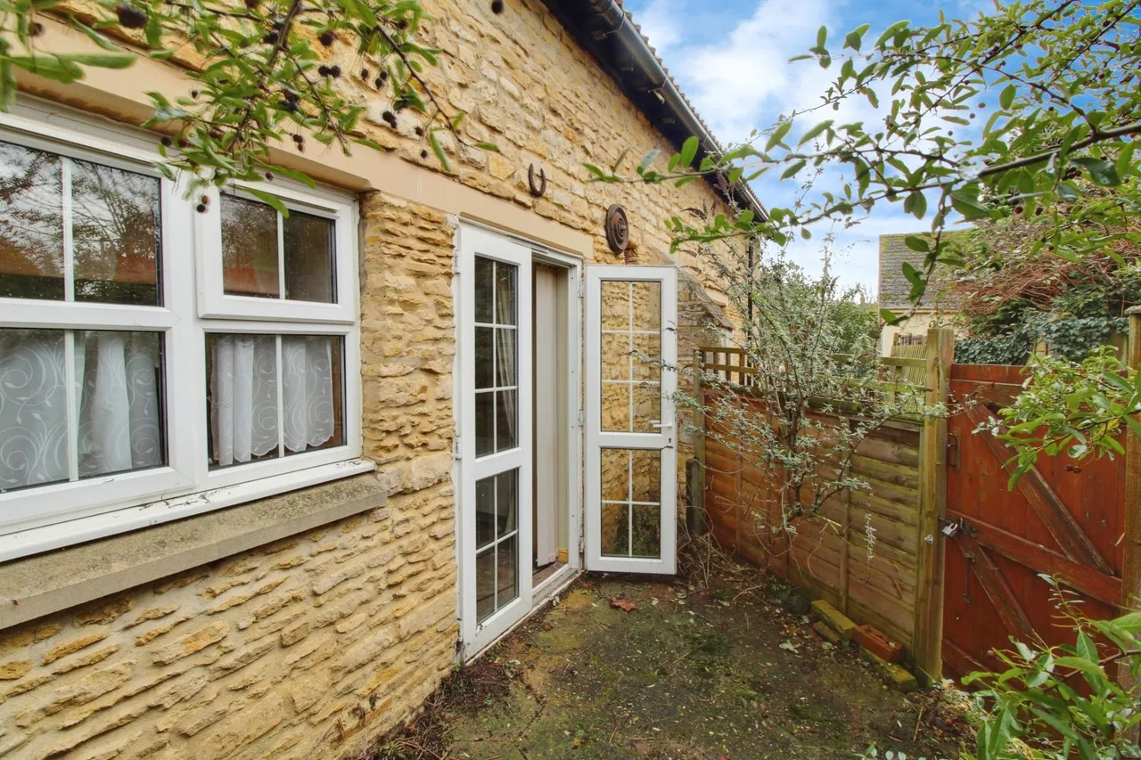 Barn Close, Werrington, PE4, photo 5
