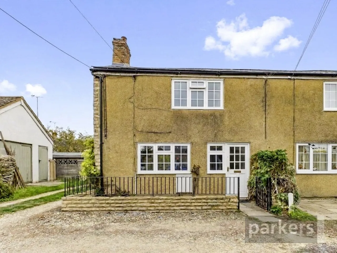 2 bed house for sale, Newland, Witney, OX28