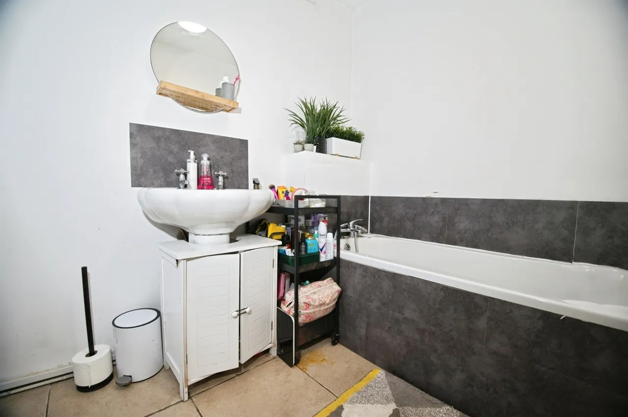 Mikado Street, Tonypandy, CF40, photo 16