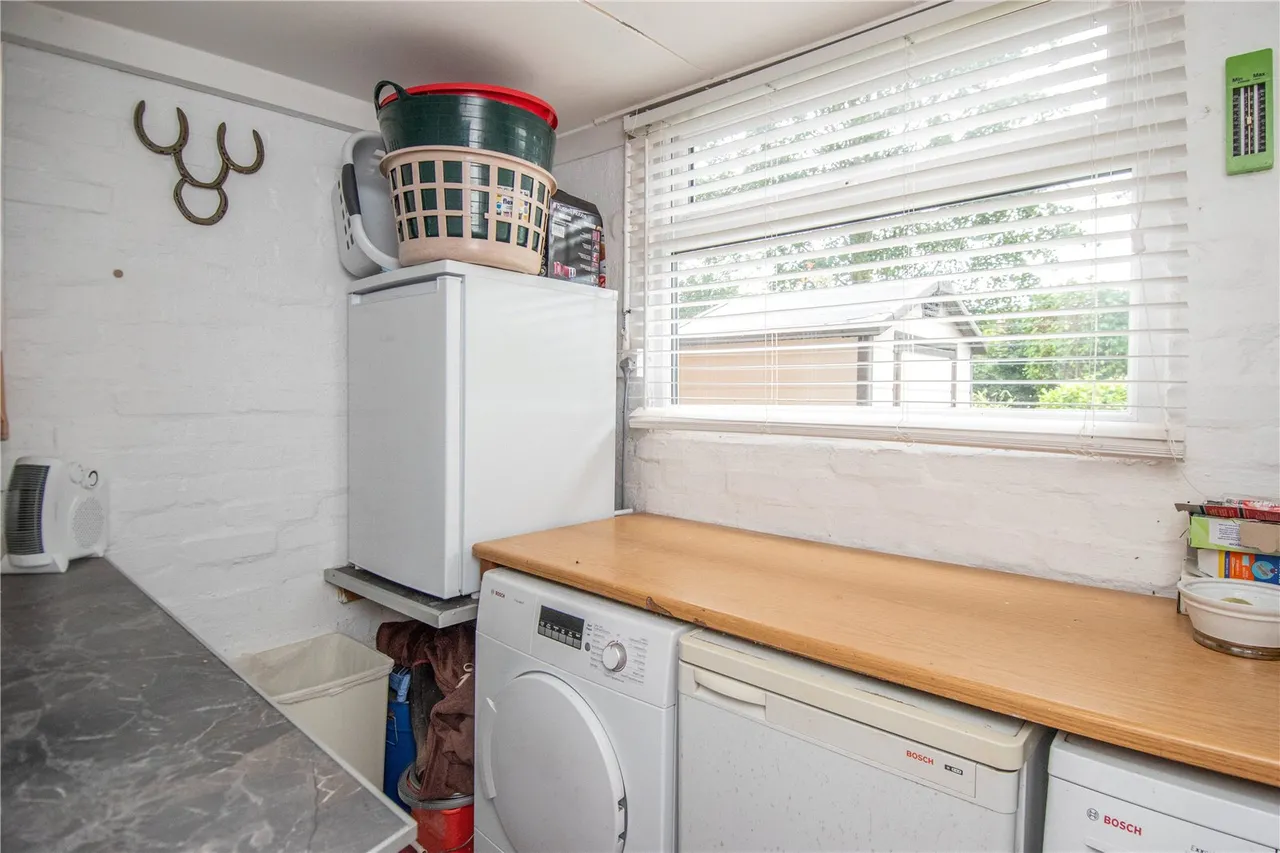 Stratford Road, Bromsgrove, Worcestershire, B60 1AT, photo 9