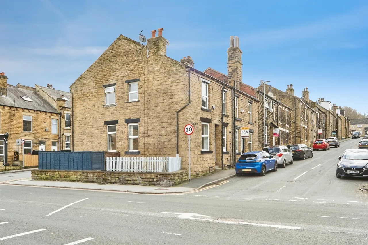 2 bed house for sale — Eggleston Street, Rodley, Leeds