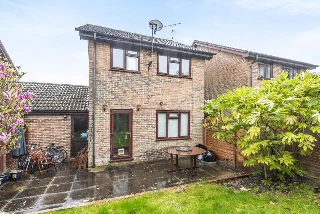 Albert Road, Bagshot, GU19, photo 10