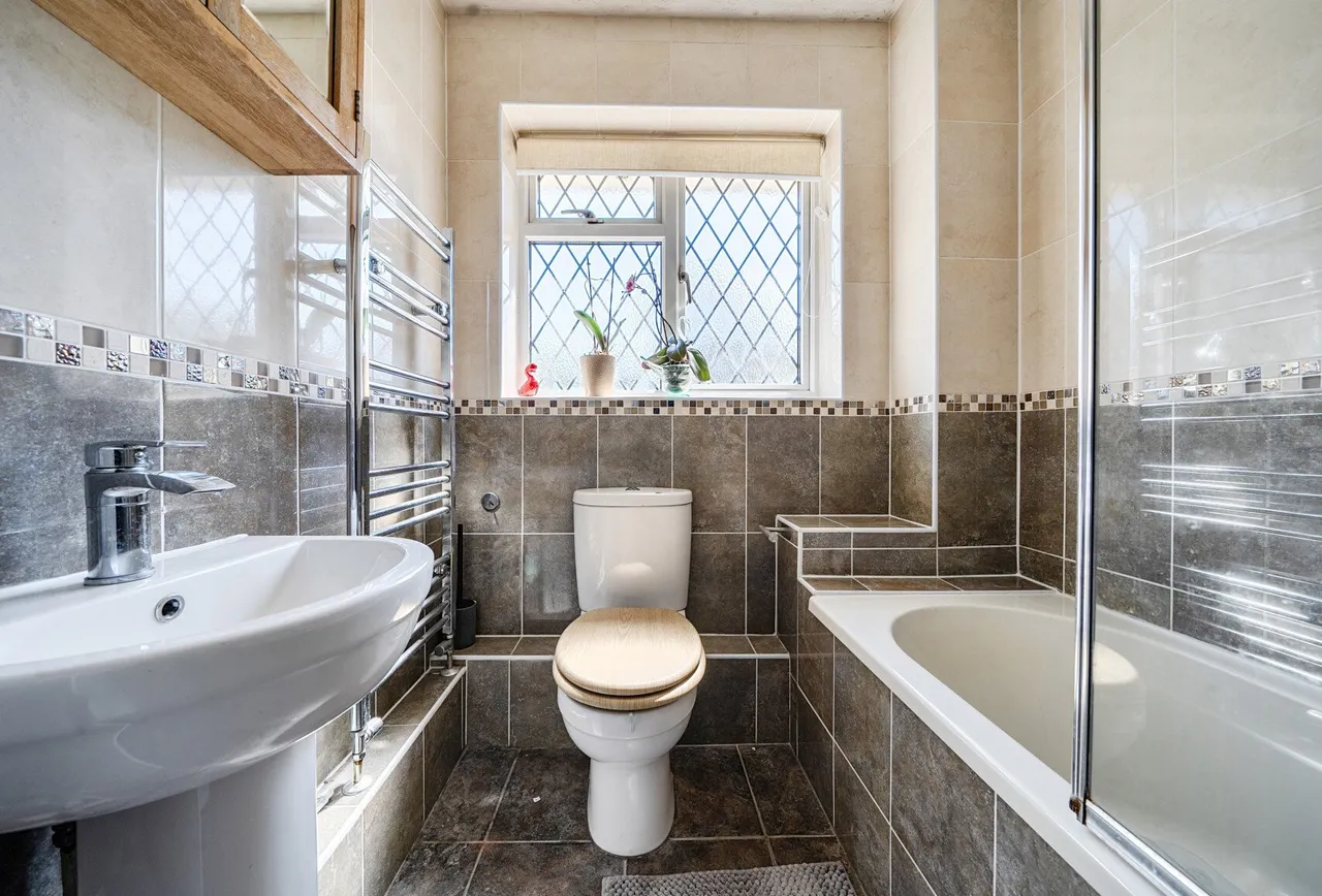 Bramble Lane, Stonehouse, GL10 2RA, photo 11