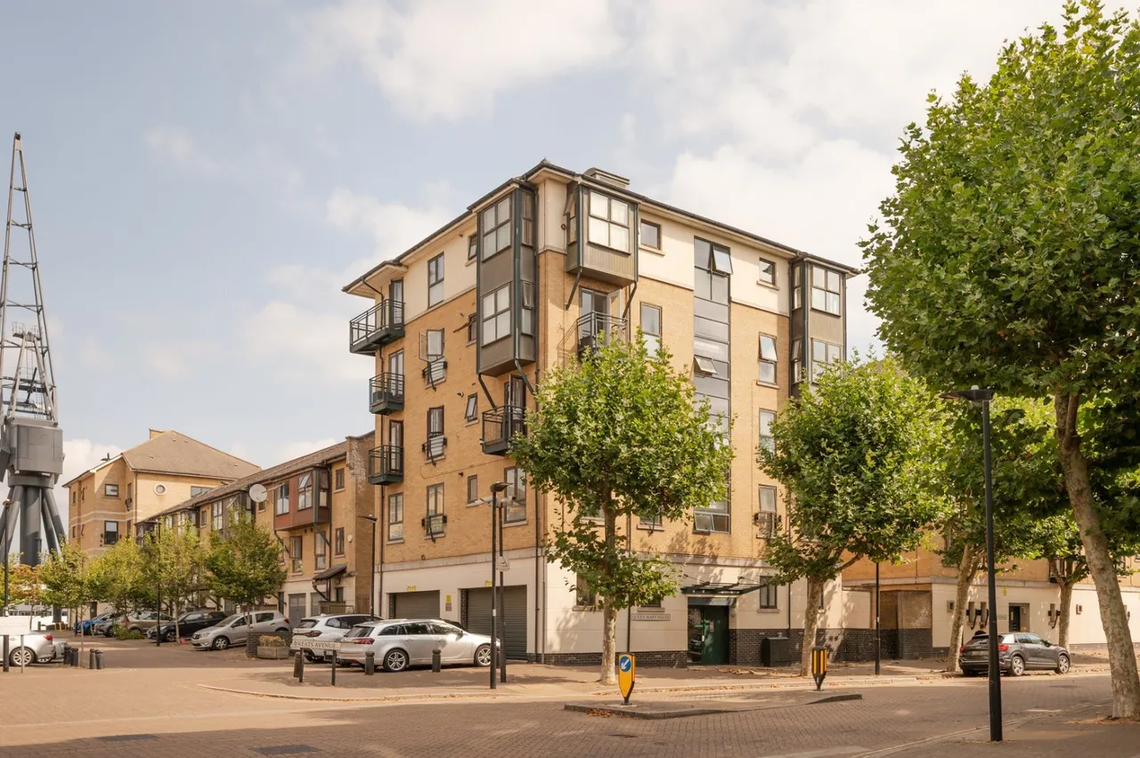 Wesley Avenue, London, E16, photo 15
