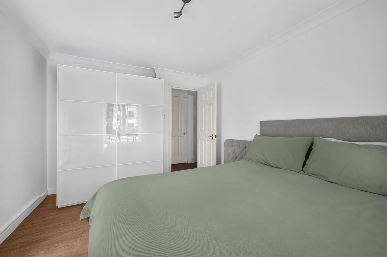 Wesley Avenue, London, E16, photo 11