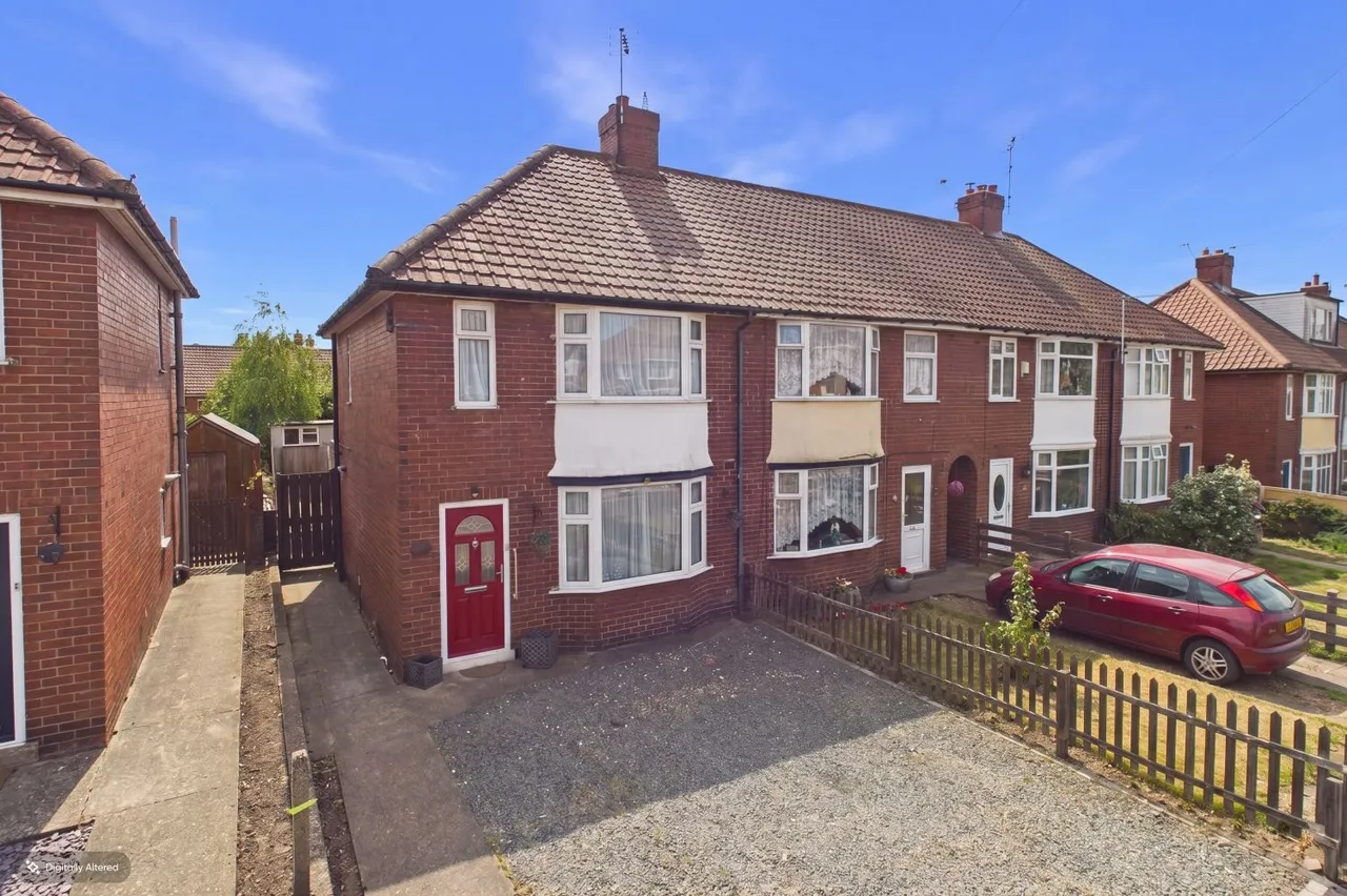 3 bed house for sale, Shirley Avenue, York, YO26