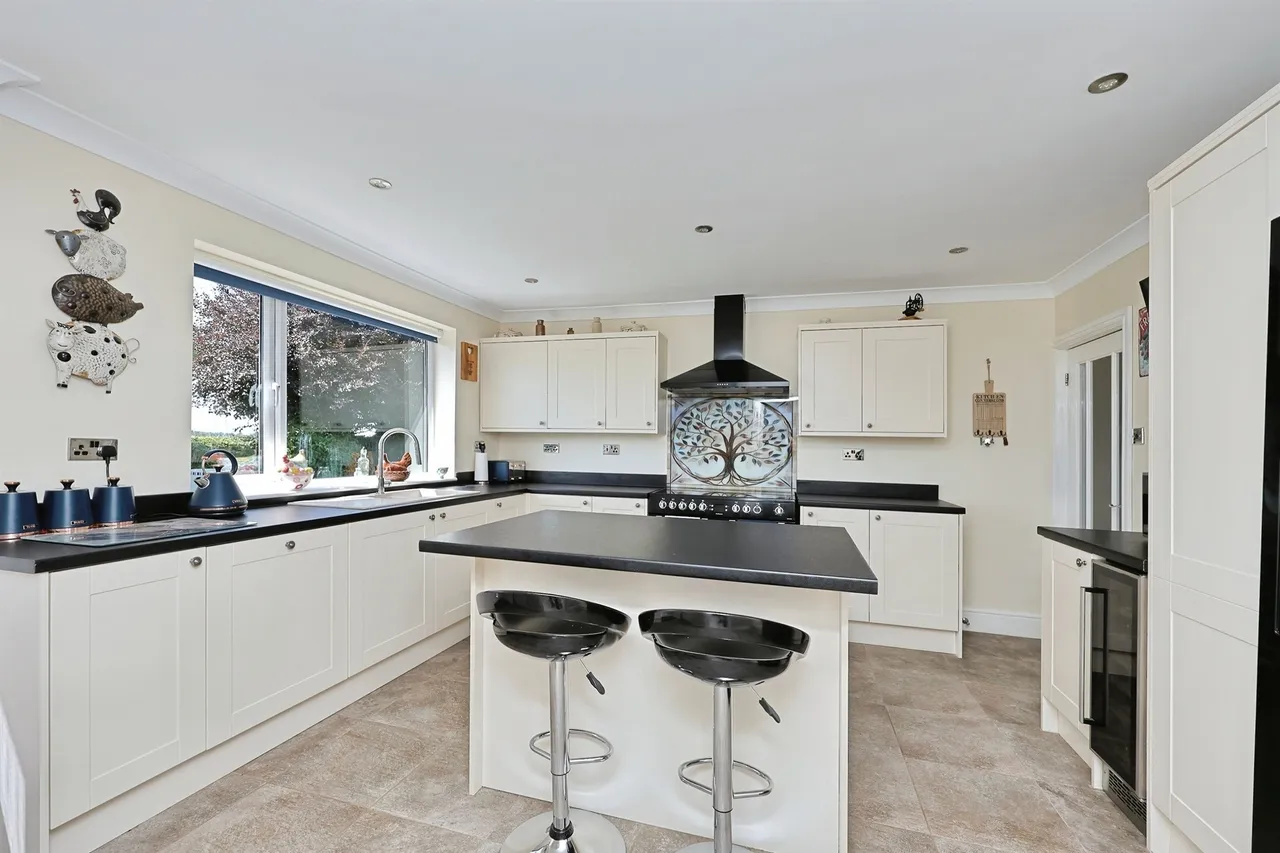 Watton Road, Barford, NORWICH, photo 5