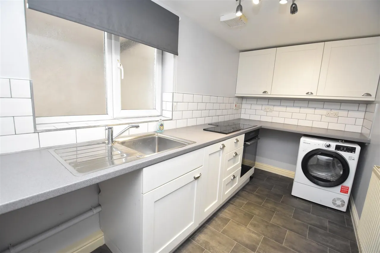 house to rent, Station Road, Cullompton