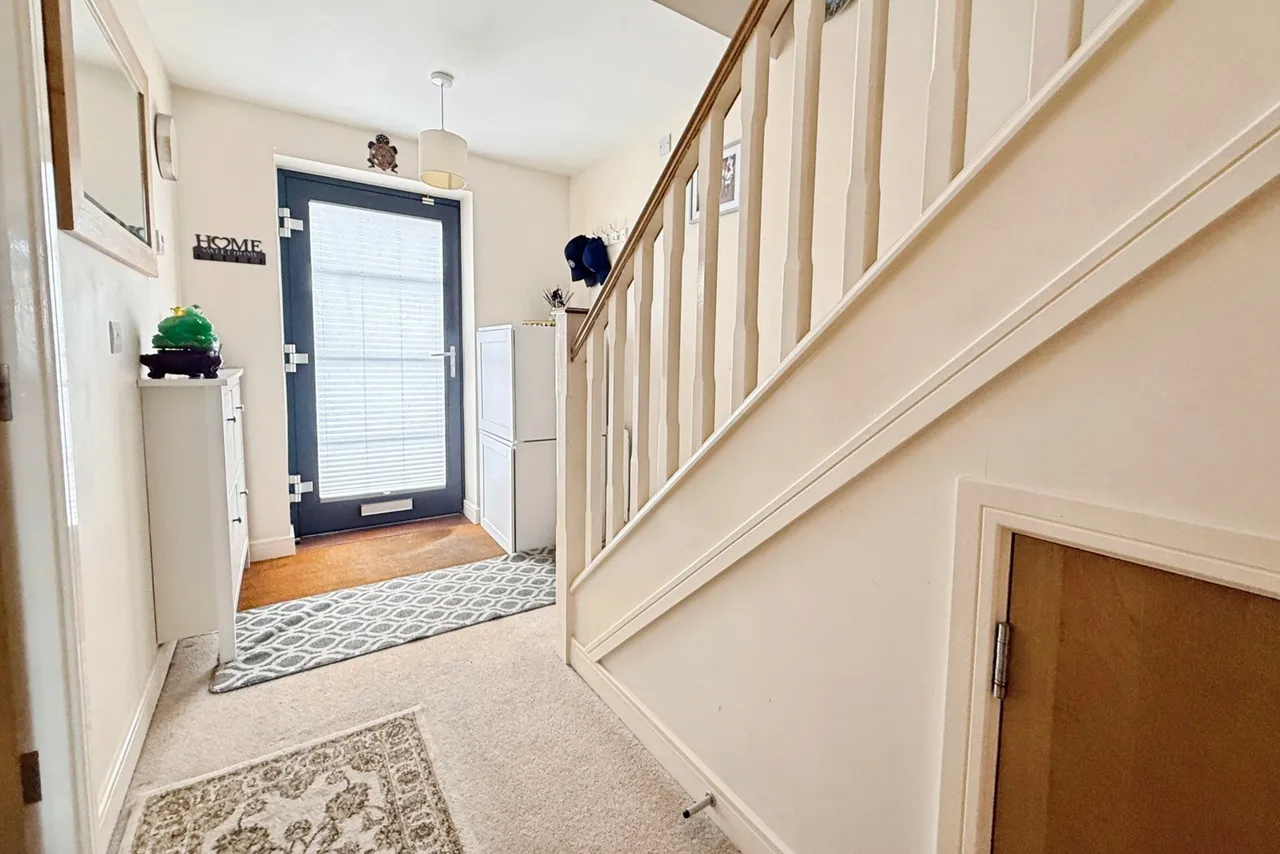 Jupiter Close, Farnborough, GU14, photo 6