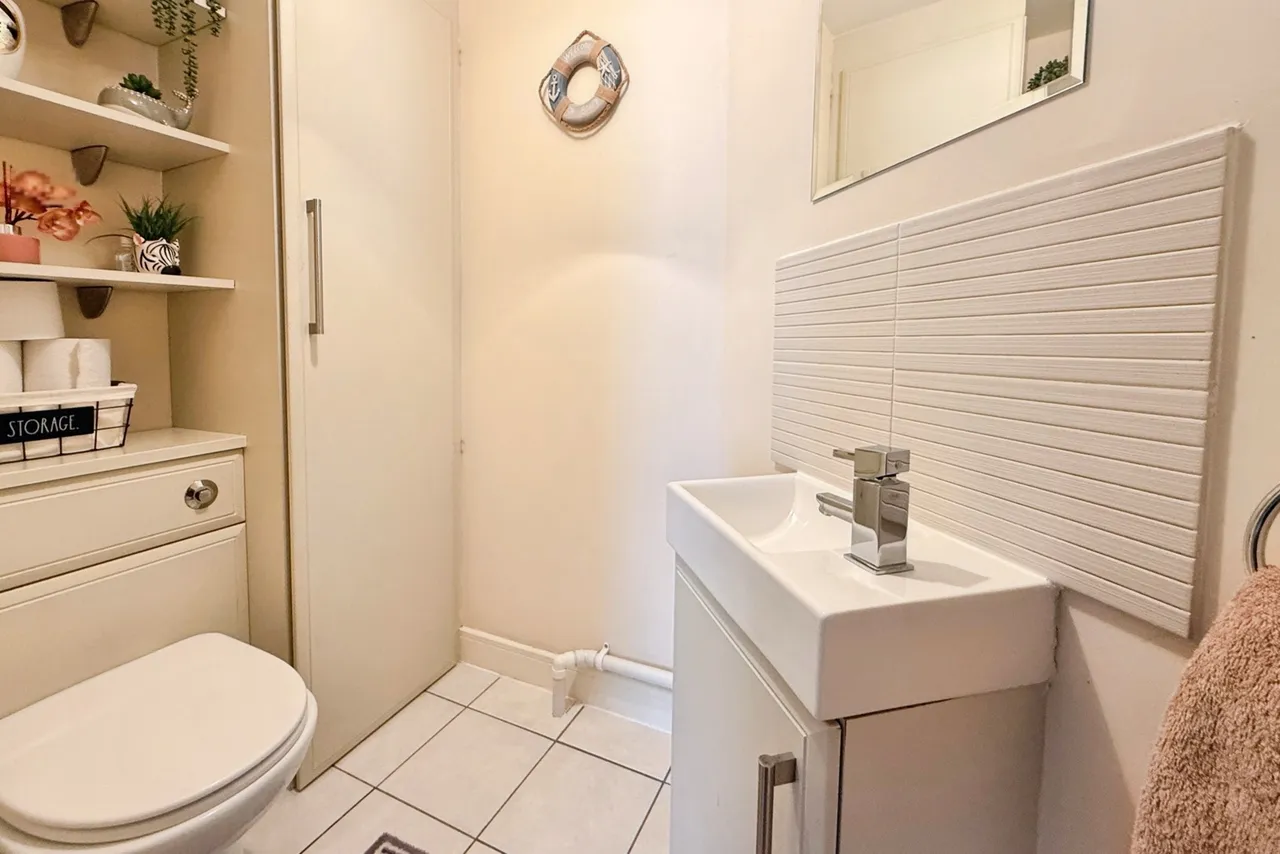 Jupiter Close, Farnborough, GU14, photo 13