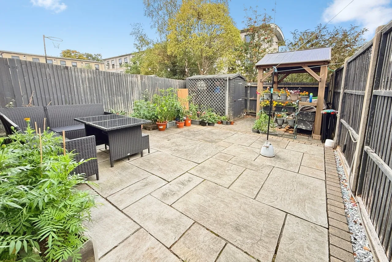 Jupiter Close, Farnborough, GU14, photo 2