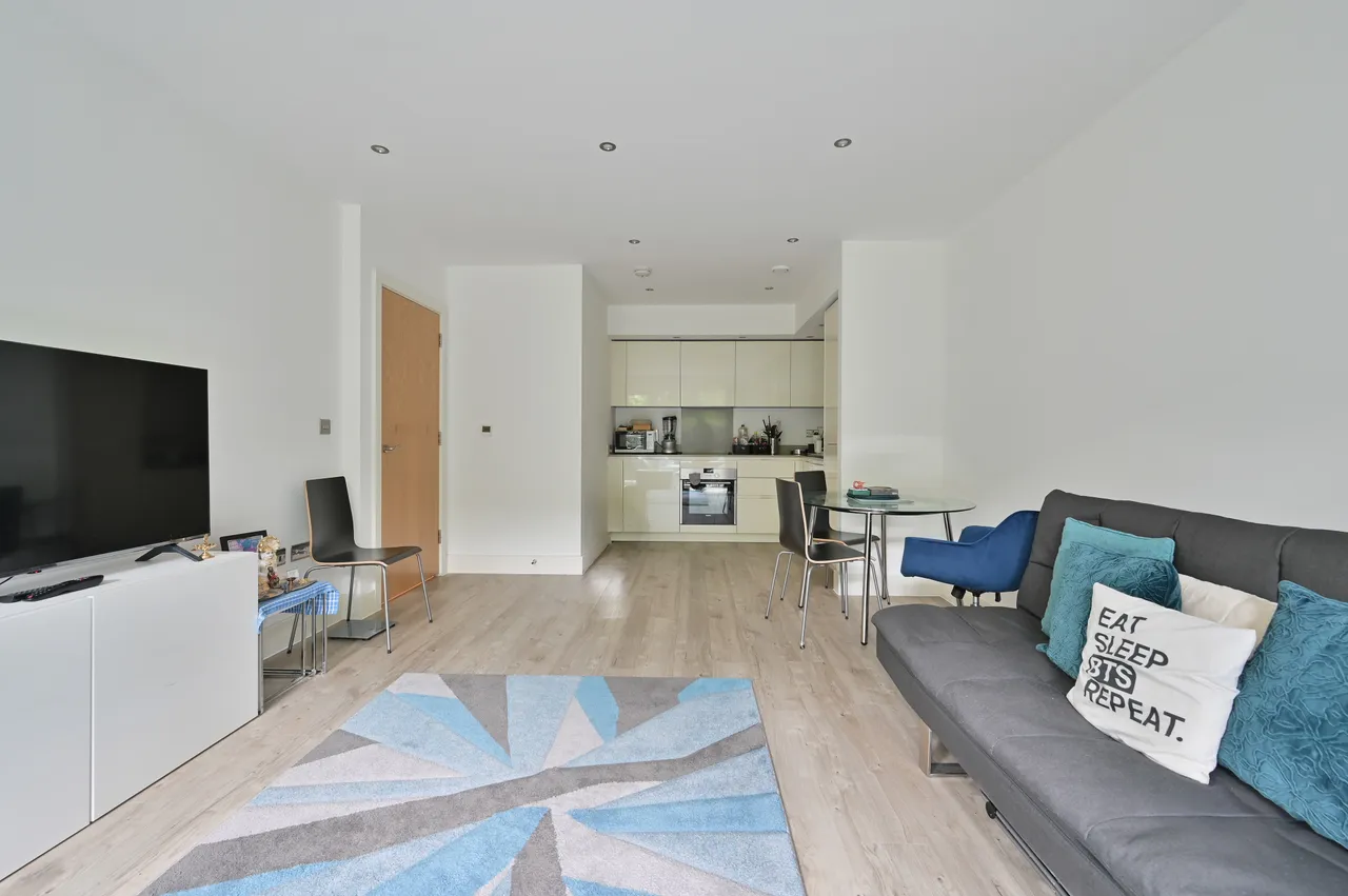 3 Baldwin Court, Lyon Road, Harrow, photo 3
