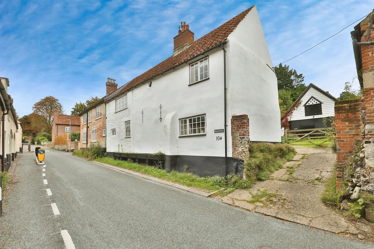 4 bed house for sale — The Street, Costessey, Norwich