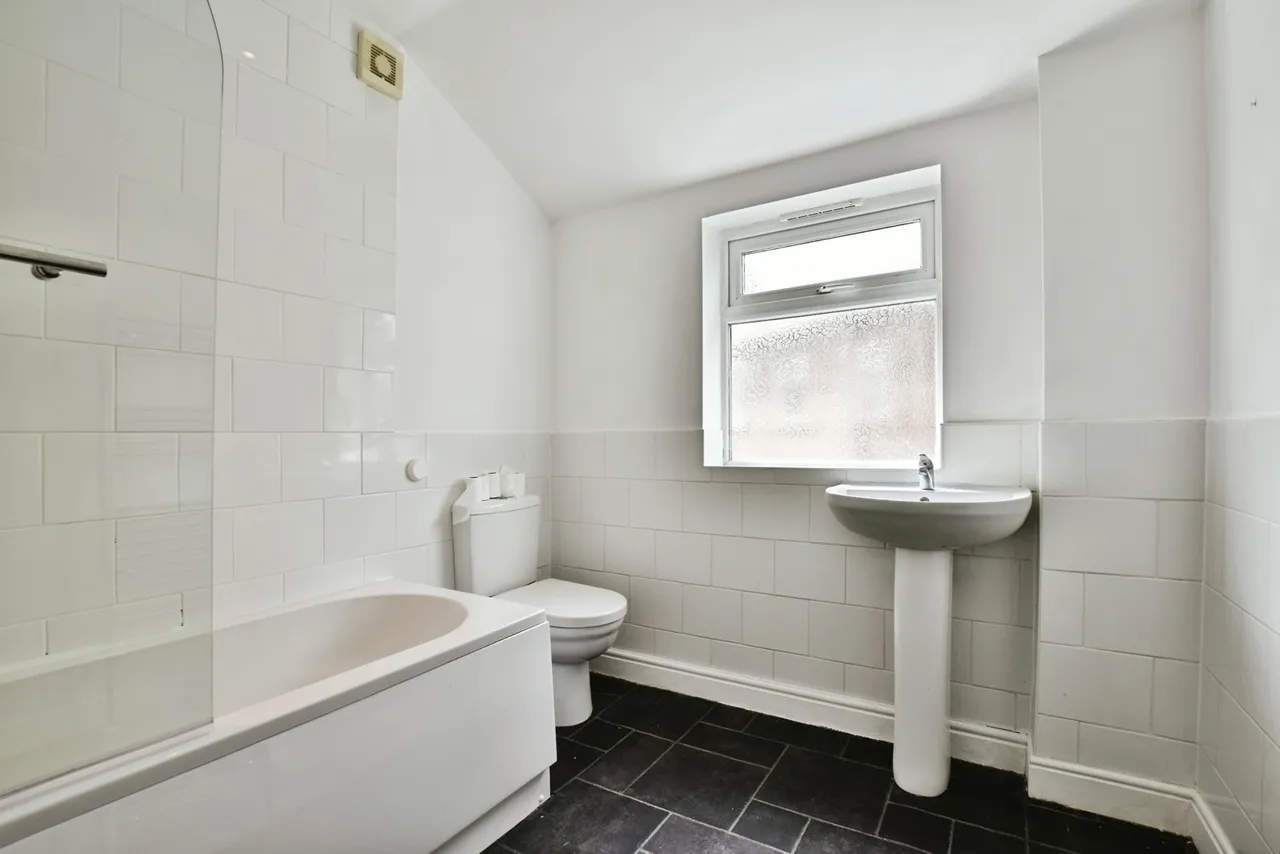 Sinderland Road, Broadheath, Altrincham, Greater Manchester, WA14, photo 8