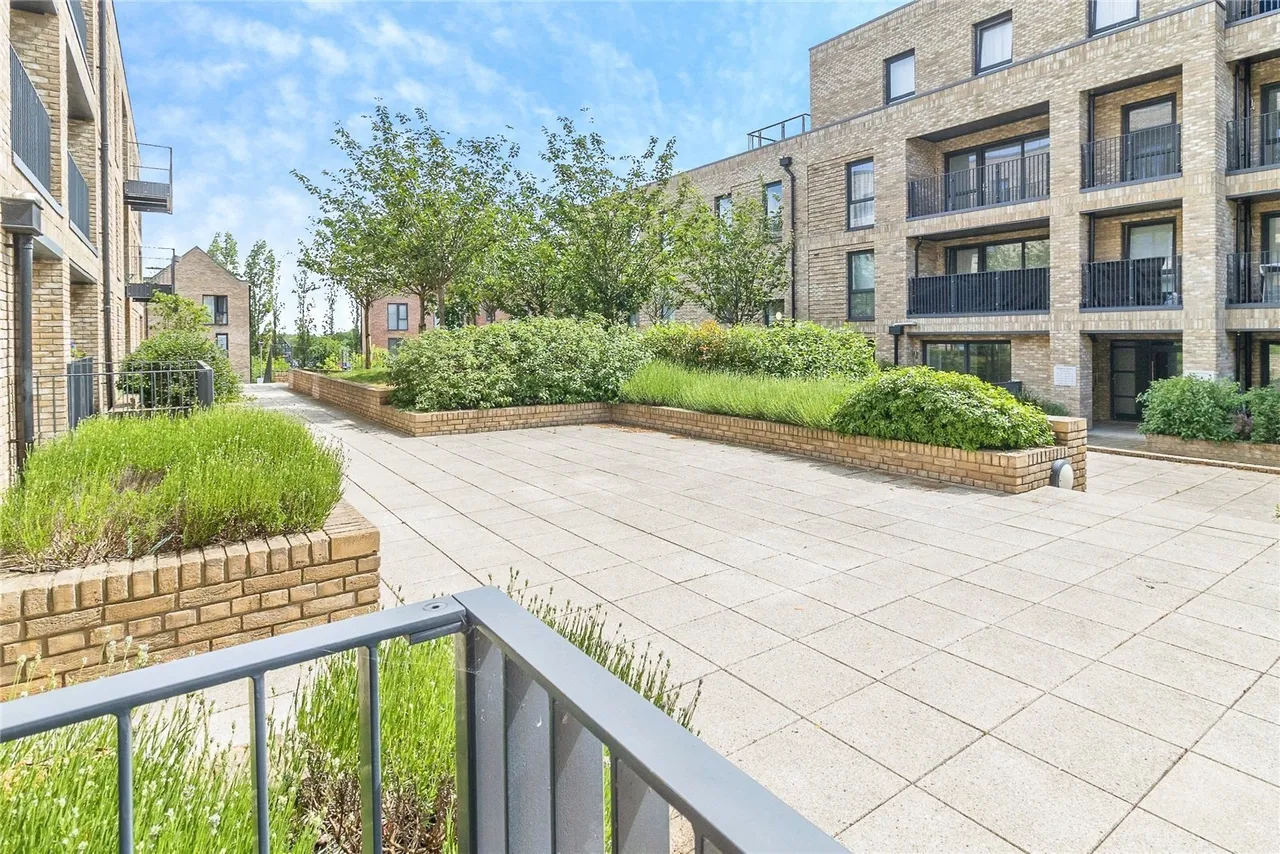 1 bed flat for sale — Canal Street, Campbell Park, Milton Keynes, Buckinghamshire, MK9