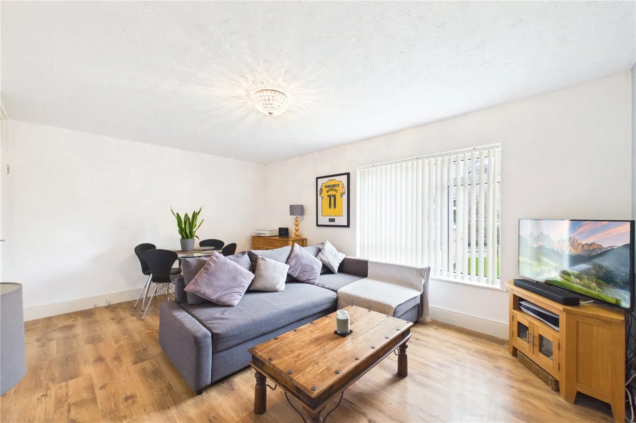 Tunworth Court, Tadley, RG26, photo 3