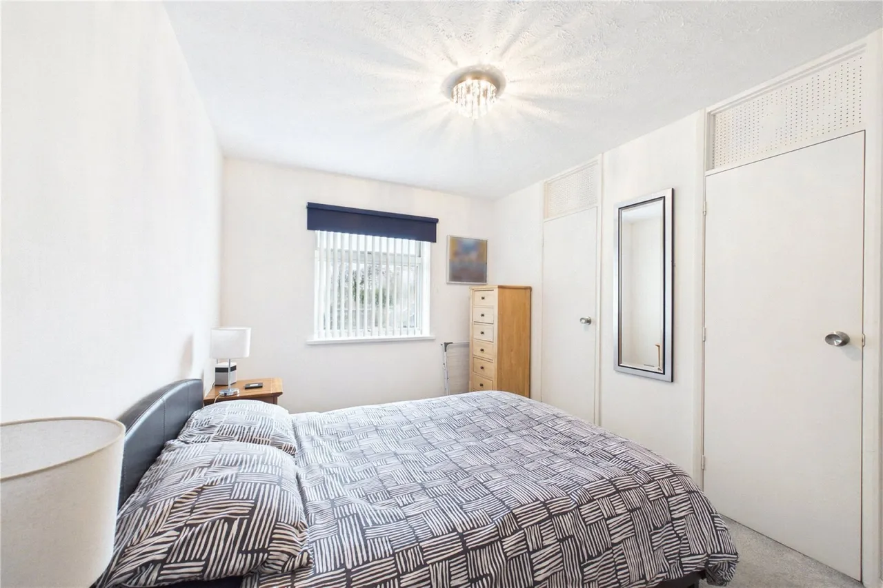 Tunworth Court, Tadley, RG26, photo 5