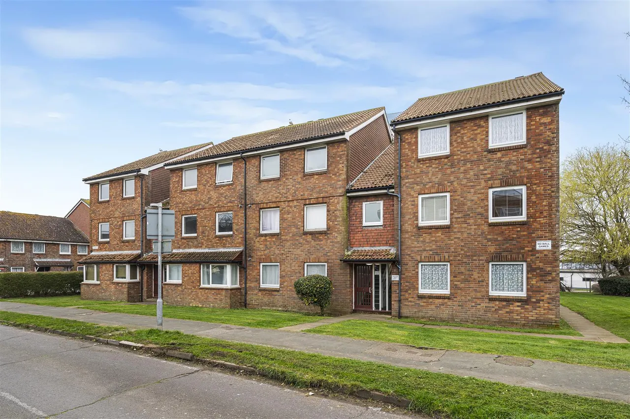 Balcombe Road, Peacehaven, photo 8