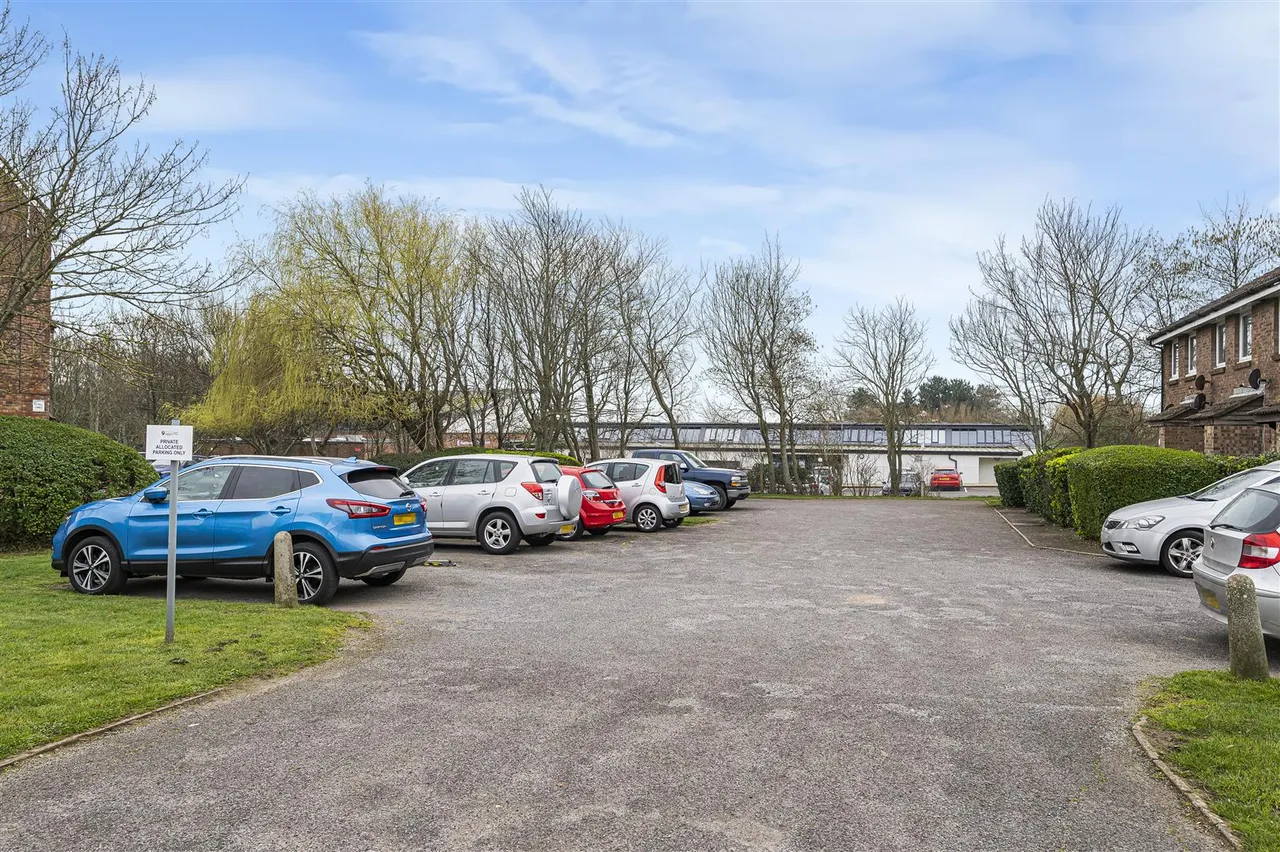 Balcombe Road, Peacehaven, photo 16
