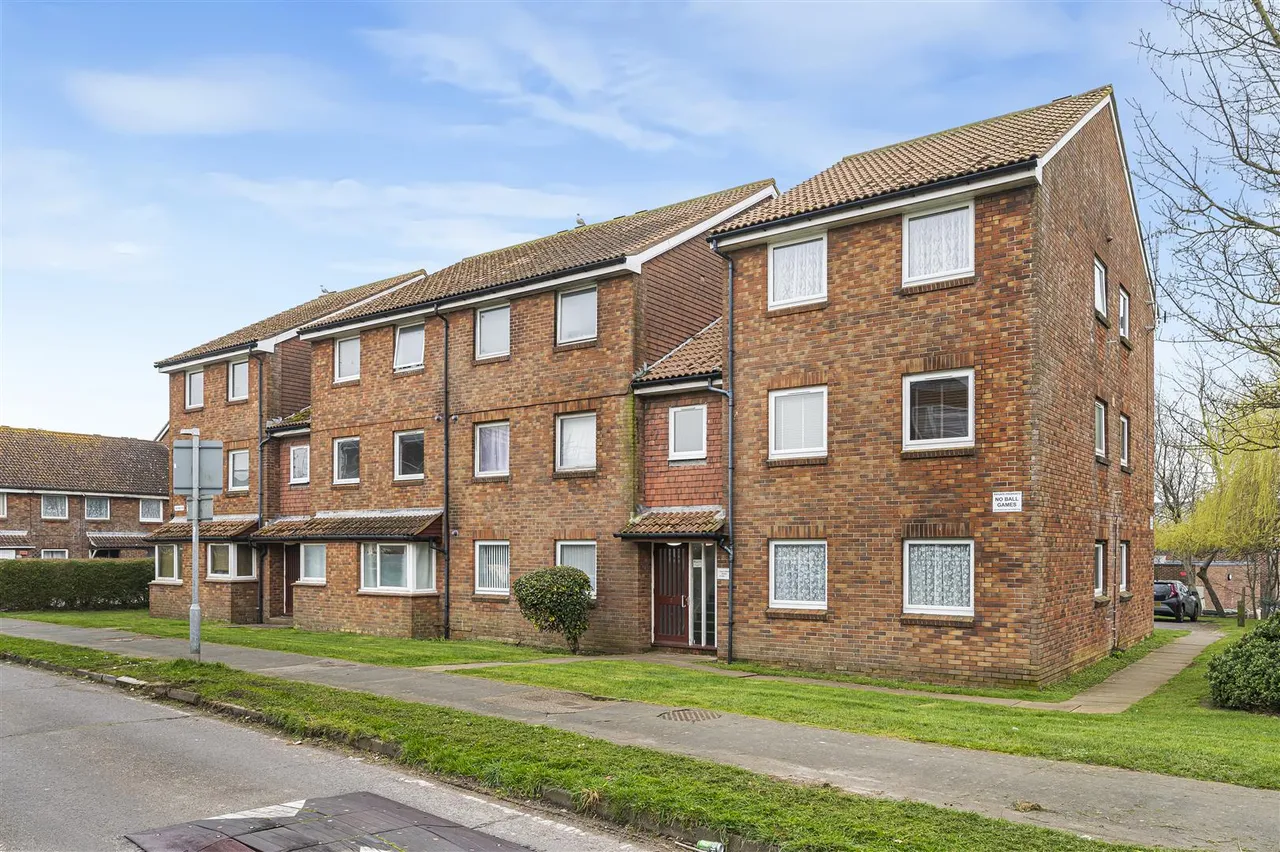 Balcombe Road, Peacehaven, photo 2