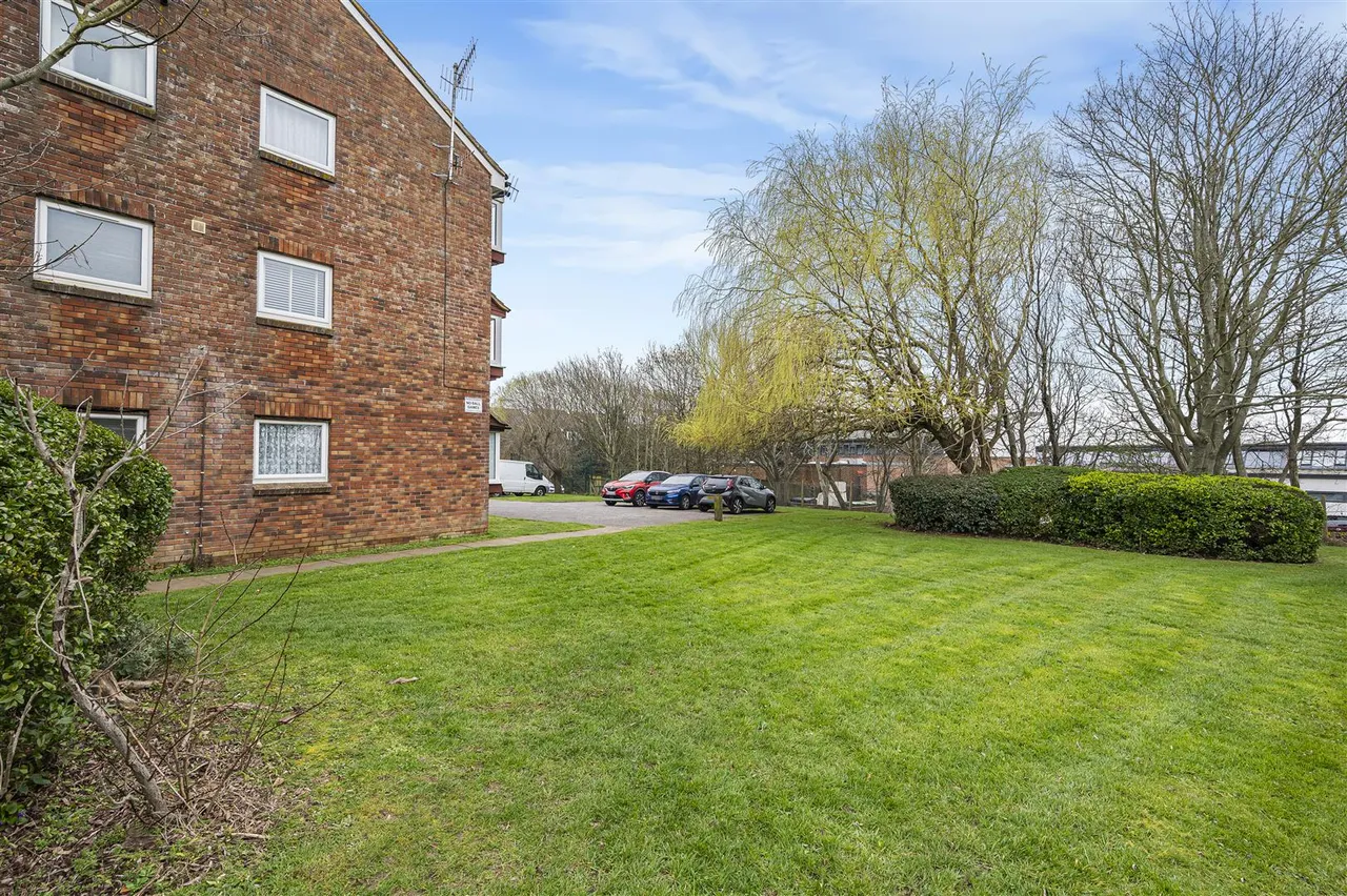 Balcombe Road, Peacehaven, photo 17
