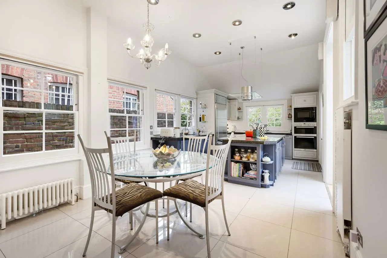 The Avenue, Bedford Park, W4, photo 8