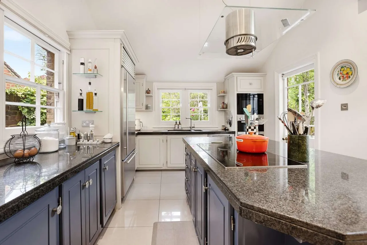 The Avenue, Bedford Park, W4, photo 9