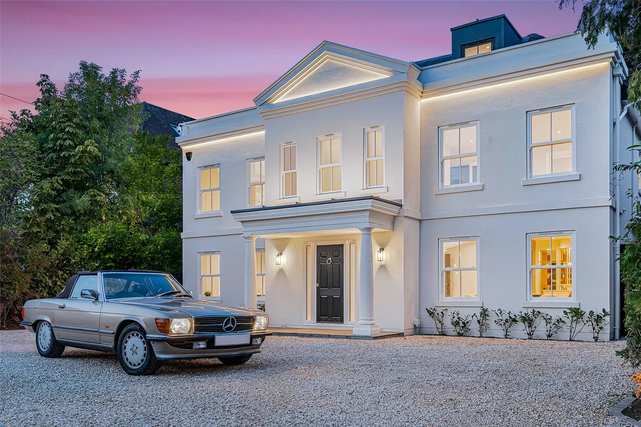 Mymms Drive, Brookmans Park, AL9, photo 40