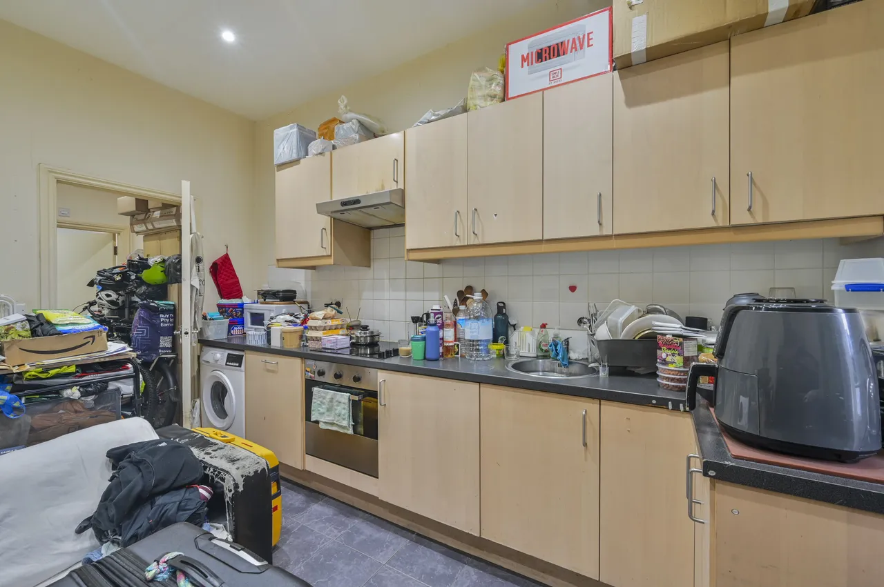 3 bed building for sale — 395 North End Road, London
