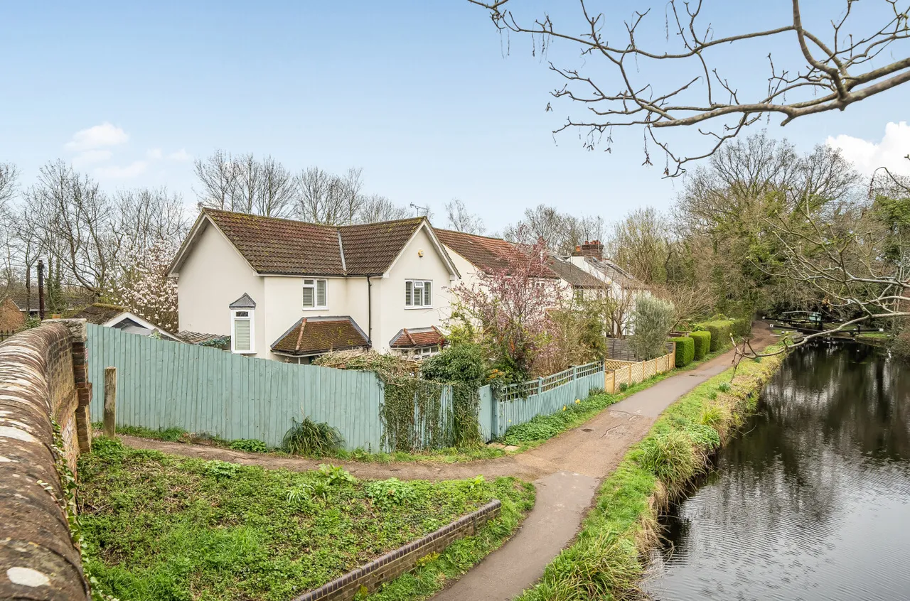St. Johns Road, Woking, GU21, photo 21